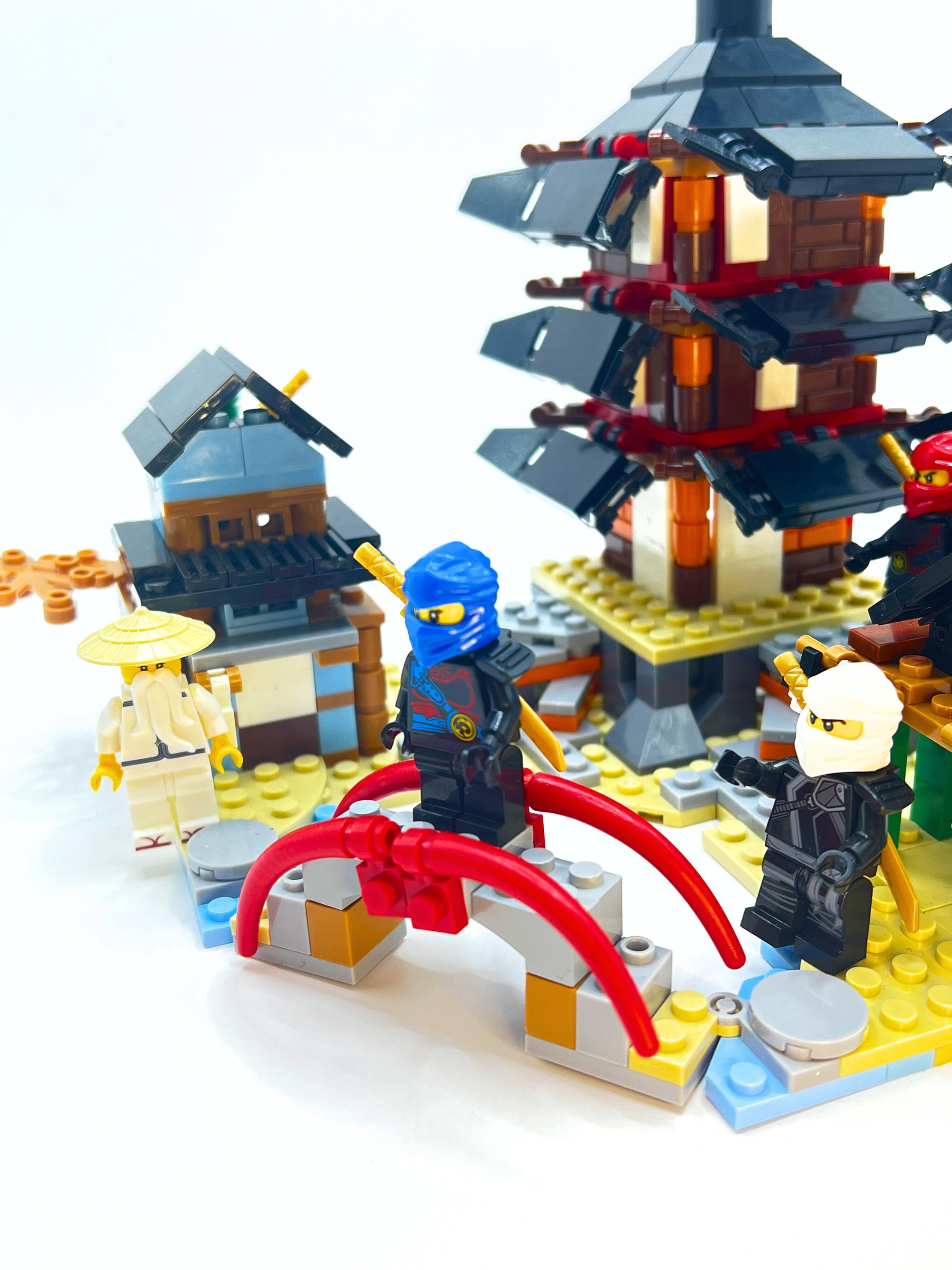 Ninja Fortress set - detailed view with blue ninja, white ninja and sensei figure